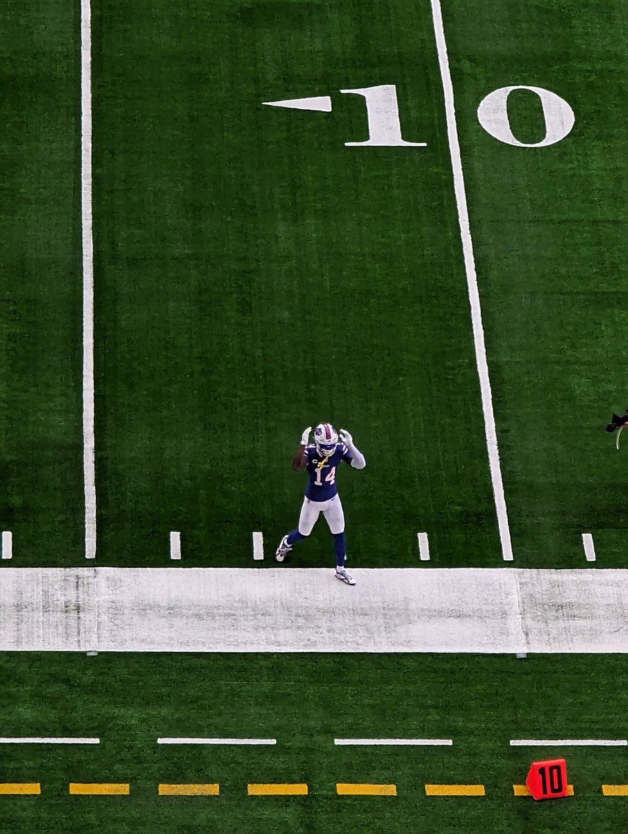 Diggs getting the crowd going <a href="/NFLUK/">NFL fan in the UK</a>