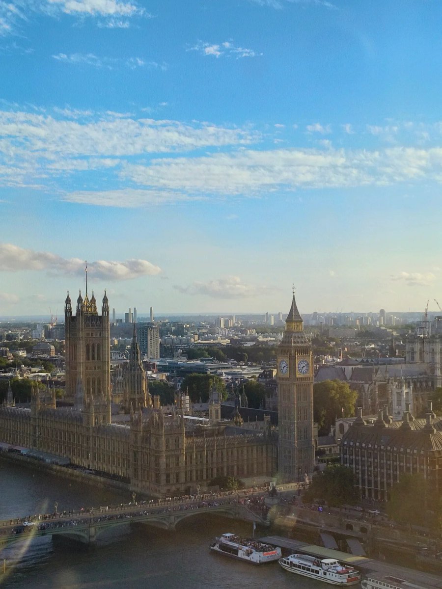shshjdbs's tweet photo. I'm not perfect, but I'm perfectly confident. 
#London https://t.co/OyiqJg6VsO