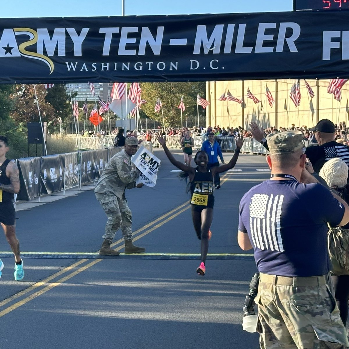 Army Emergency Relief tweet media