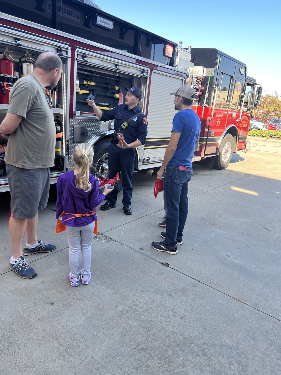 Kid’s work shop at Greensboro . Thank you green county fire rescue team ⁦@SharptonDavid⁩ ⁦@GairettLamkin⁩ ⁦@Kenya0165_⁩