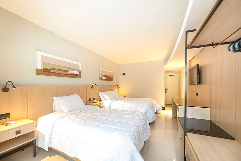 Estamos online! Escolha o seu hotel favorito em nossa coleção exclusiva. Descubra a elegância, o conforto e a hospitalidade que oferecemos em cada um dos nossos destinos. Visite nosso site collectionhotels.com.br e faça a sua reserva agora mesmo. Não perca a oportunidade de viver