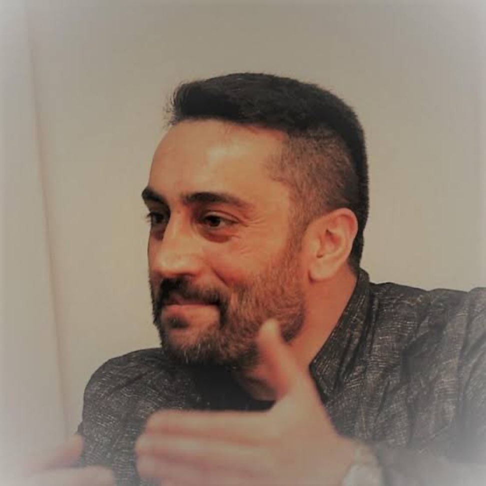 🗣️Altınordu Cemiyeti Genel Başkanı Caner Kara:

“Bugün 'Ordular Gazze’ye' gibi slogan atanların %90'ı, bahsettiği ordudan nefret ediyor. Bayrağını tağut, haritasını dâr'ül-harb, düzenini küfür olarak gördükleri devletin ordusunu çöle göndermeye çalışıyorlar.

Bunların %99'u, bu