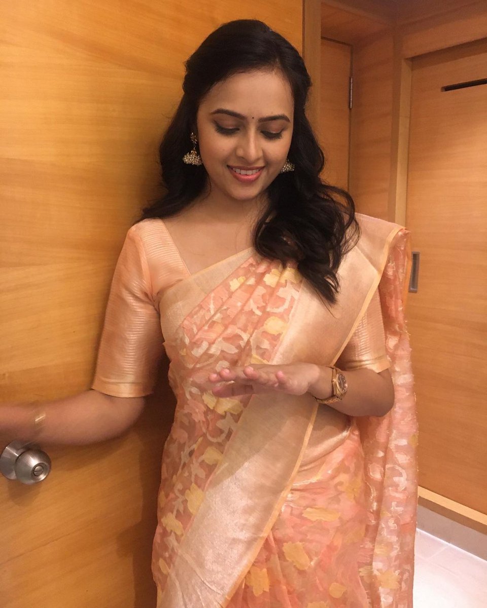 actressphotoshq's tweet photo. EverGorgeous #SriDivyas' Recent Uploads ❤😍
#10yearsofvvs
#VaruthapadaValibarSangam https://t.co/UJ9D9wsjgD