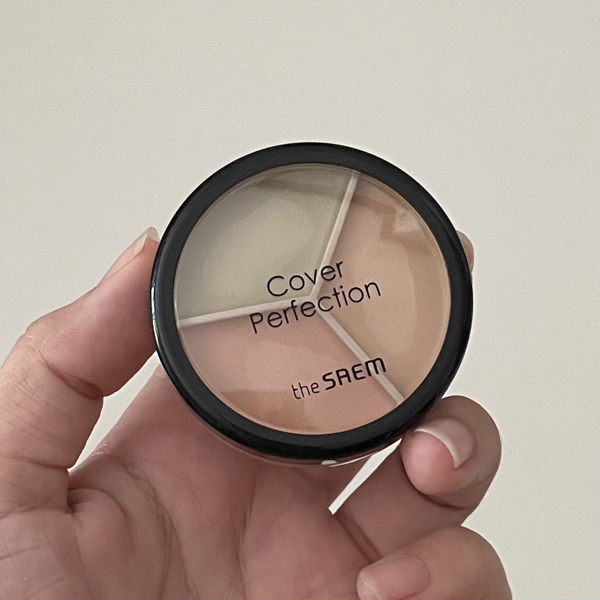 mmytype_'s tweet photo. คอลซีลเลอร์ the saem 3หลุมใช้ง่ายโคตรร Correctorลงใต้ตาตบทับด้วยคอลซีล สีเขียวไว้กลบรอยแดง แล้วเนื้อเกาะผิว ปิดรอยมิด พอเซ็ทตัวแล้วติดทนมากกกกก ใครหน้ามันไม่ต้องกลัวไหล ไม่หยา ราคาน่ารัก
〰️ https://t.co/wd50Ba9C9U https://t.co/itvt2sFlbp
