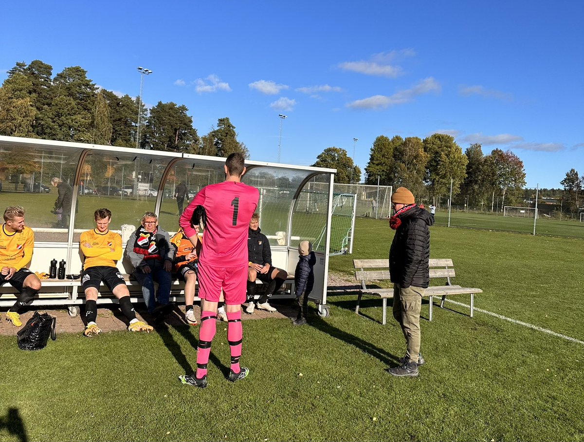 Efter dagens resultat står det klart att Åsarp/Trädet FK spelar division 4 nästa säsong - Tack för allt stöd under denna tuffa säsong! 💛🖤 

Vi reser oss upp tillsammans!