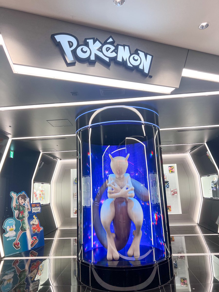 _saaa_O's tweet photo. 東京〜！ポケセン感動した ^ ^ https://t.co/v6MtgYxKm7
