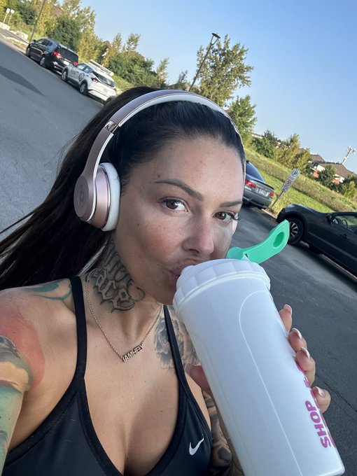 begining a new routine this week: morning work out, eating better, less social media and more real life