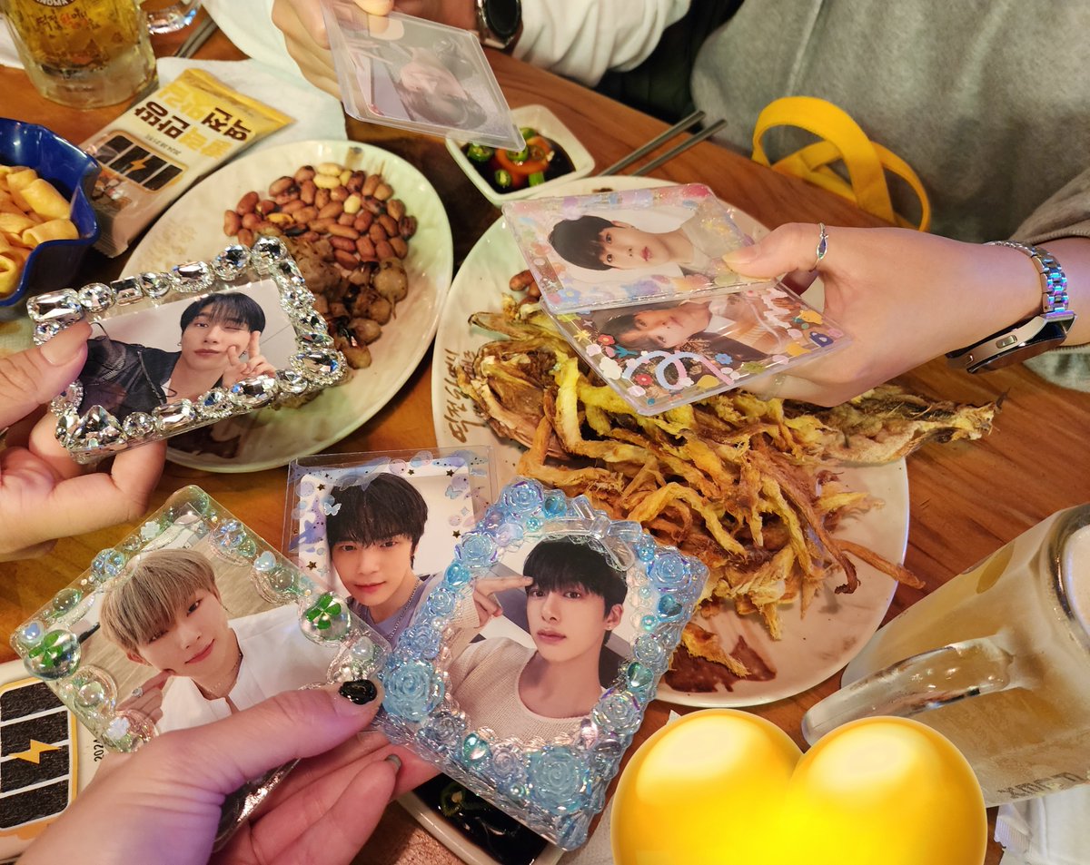 VERITASLUXMEA94's tweet photo. 누가 최근에 오징어입 얘기하지 않앗나,,,
음,,, 그게 누구면 안 되는데,,,
또 기억력 이슈 생기는데,,,
🤣

무튼 
읍어서 못 먹는 오징어입
게눈 감추듯 (내 배속으로)삭제 완✔️
🤭
마싯따😋

좋은 사람들이랑 같이 먹어서 더 맛있꾸🥰
@haileyyoung92 https://t.co/G5BRSbwZaR