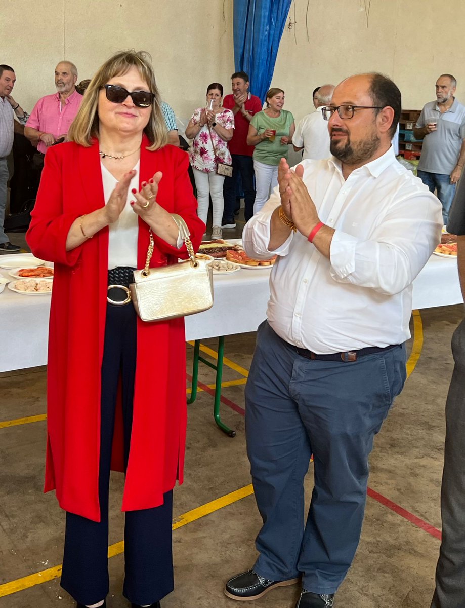 AlbertoXAragon's tweet photo. Fin de semana por el territorio, visitando el museo de agricultura tradicional de #Oseja y en las Fiestas Patronales de #Pitarque. @AragonPAR #PartidoAragonés #TerritorioAragonés https://t.co/qCFPXA0uGu