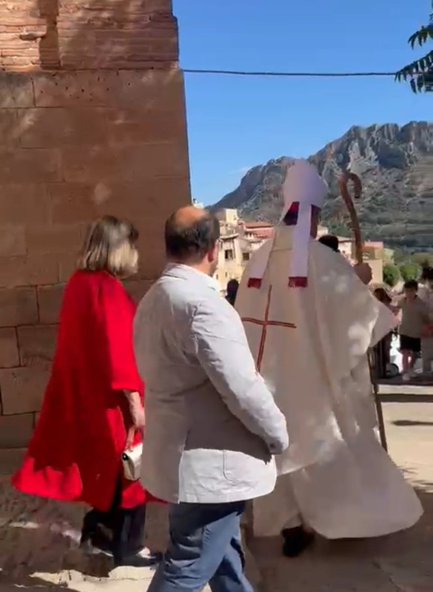AlbertoXAragon's tweet photo. Fin de semana por el territorio, visitando el museo de agricultura tradicional de #Oseja y en las Fiestas Patronales de #Pitarque. @AragonPAR #PartidoAragonés #TerritorioAragonés https://t.co/qCFPXA0uGu