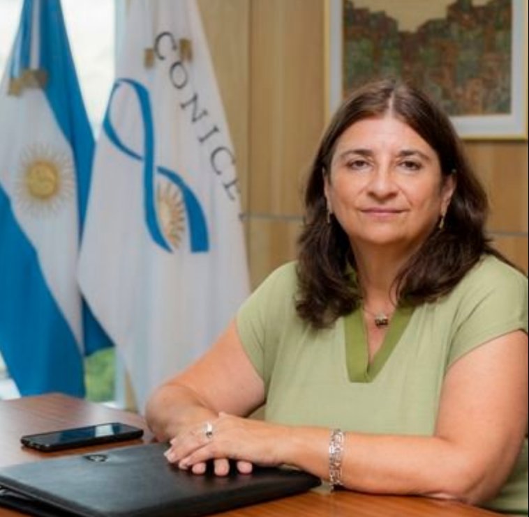 <a href="/AnaFranchi3/">Ana Franchi</a> ¡Felicitaciones a <a href="/AnaFranchi3/">Ana Franchi</a>!
La presidenta del <a href="/CONICETDialoga/">CONICET Dialoga</a> recibió el Premio Democracia otorgado por el Centro Cultural Caras destacada por su contribución a la perspectiva de género en el mundo científico.