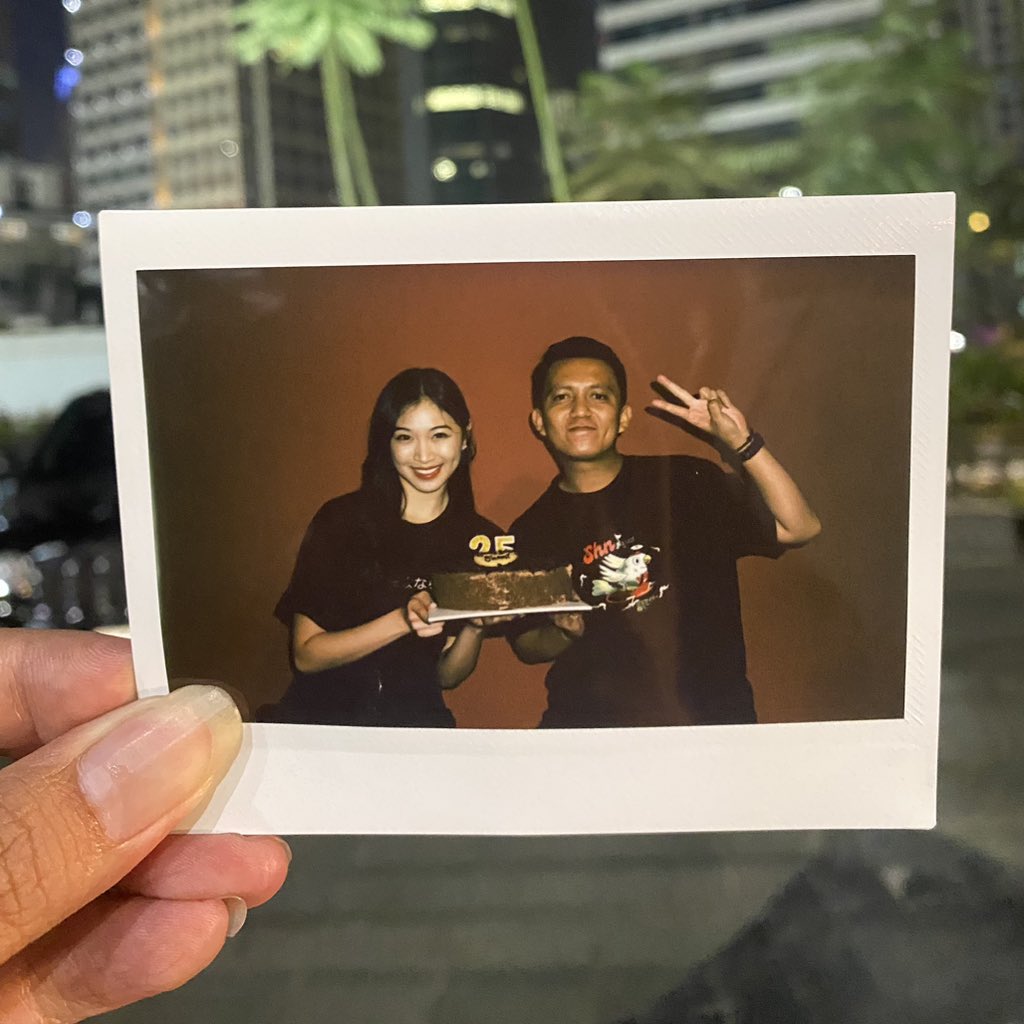 FianHyde's tweet photo. Happy Birthday @N_ShaniJKT48 🥳🎉🎂🎁 Thank you for celebrating your birthday and share precious moment with us…

Maybe it’s the last, but our loved for you are forever. See you again next time! 😇✌️

#ShaniTuneofMemory 💠
#ShaniStoriaFinita https://t.co/EZ6prpDKc5