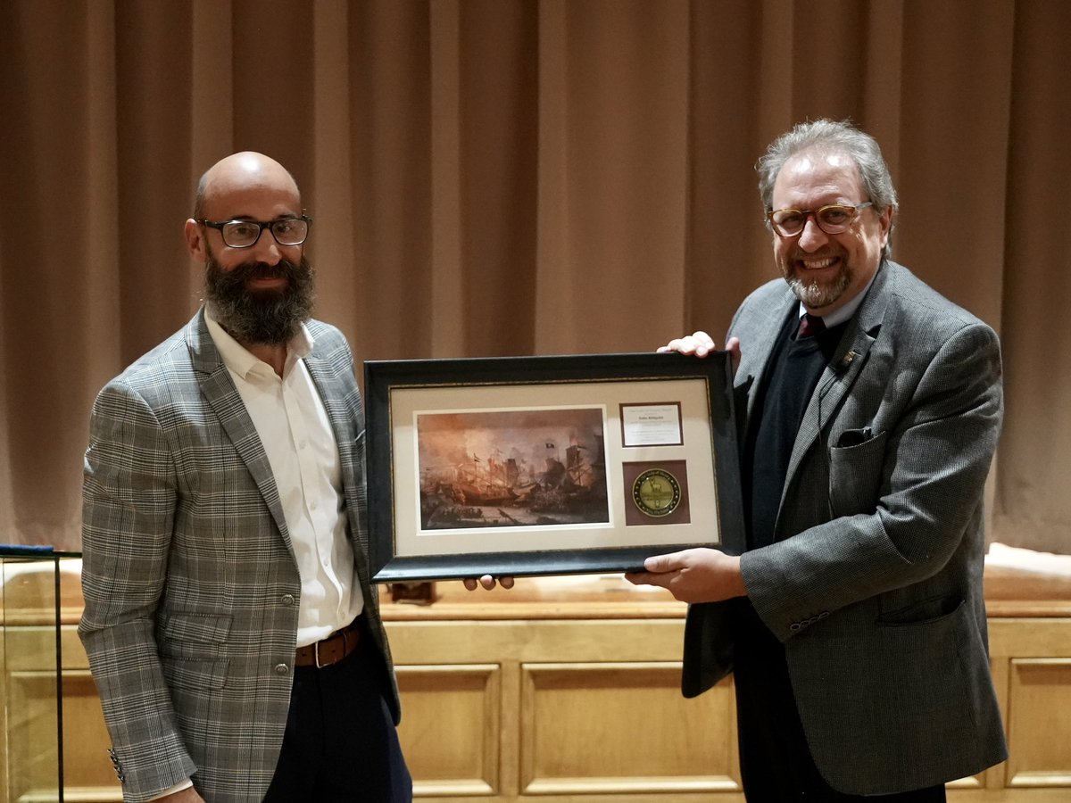 AlcuinInstitute's tweet photo. Last night, we were honored to give Dale Ahlquist our signature Our Lady of Victory Medal for his work in promoting Catholic learning and culture, especially through the advancement of the work of G.K. Chesterton and the renewal of Catholic schools. https://t.co/5kTv4jvYm1
