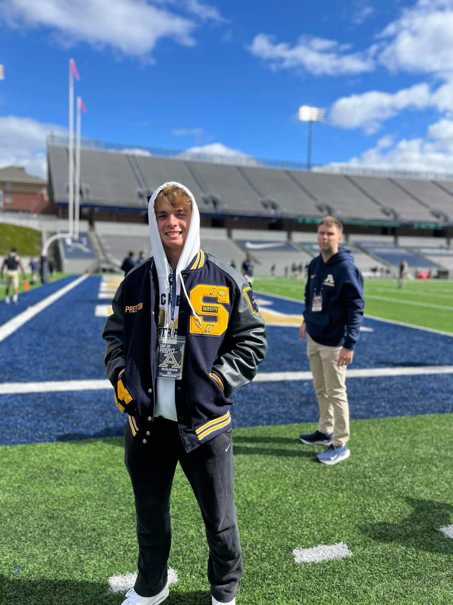 PrestonHoppert3's tweet photo. Thank you @ZipsFB for having me at the game!! I look forward to being back soon! @CoachRenoFerri @PeytonNaylon @CoachGilbertson https://t.co/WbCOZULU2i
