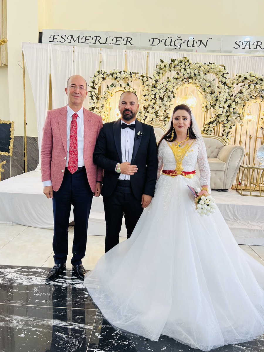dirbazbuyuksu's tweet photo. Nikah şahitliğini Nejdet Bayram, Cemal Bayram, Enver Yaşar ve Savaş Zengin'in yaptığı; Yıldız Çakto&Güven Güneç  çiftinin nikah akdini gerçekleştirerek, bu mutlu günlerine ortak olduk. 

AIIah’ın rahmeti ve bereketi her daim evIiIiğinizin üstünde oIsun. Bir ömür boyu mutIuIukIar diIerim.