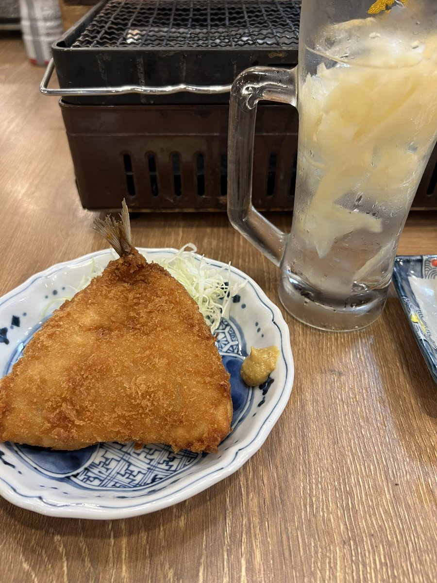 DOSKOIPANDA_'s tweet photo. アジフライを肴に飲むことが最近のマイブーム https://t.co/BRtdQloSj9