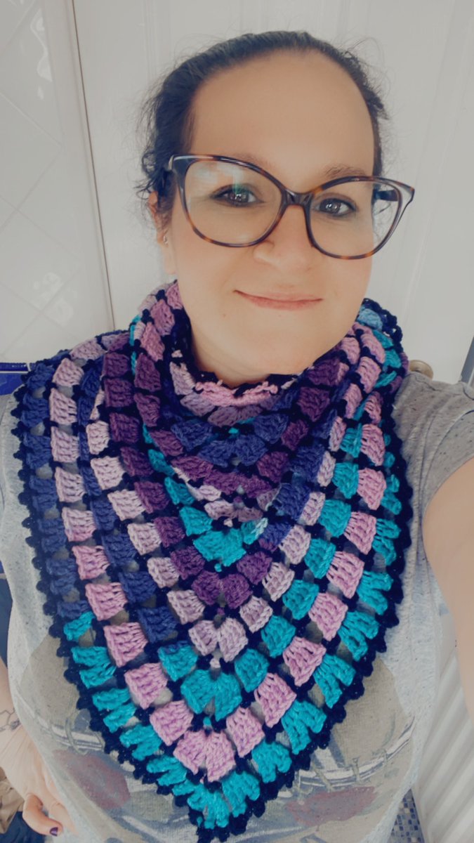 LeanneADHD's tweet photo. Thank you hyperfocus, only started this crochet triangle scarf project yesterday morning π #adhd #adhdlife #adhdproject #crochet #adhdhyperfocus #hyperfocus https://t.co/v1RmrWArdw
