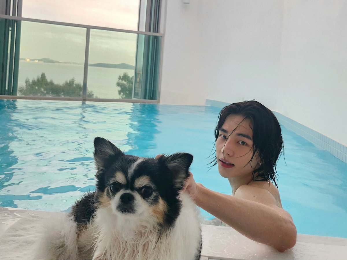 🥟- 🌱 
[081023] 10:34 PM KST

*PICTURES