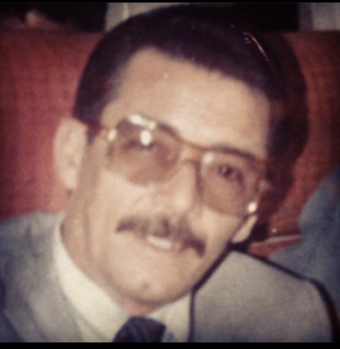letifvp's tweet photo. Hoy es el cumpleaños de mi papá, no voy a decir el mejor papá ni el mas presente ni nada de eso,fueron otras épocas,si q su partida fue una de las cosas más dolorosas de mi adolescencia. Si pudiera elegir lo hubiera querido vivo y con nosotros. Feliz cumple al cielo ♥️ Pa https://t.co/fobo9WaZG2