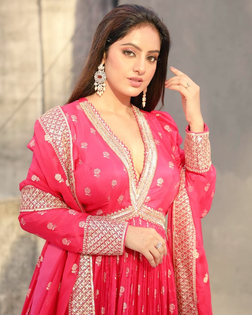 F769zeUaIAA7dVO?format=jpg&name=medium