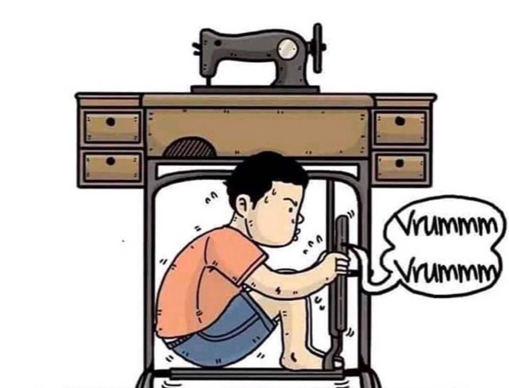 Gözden yaş akmaz ama kalbim oturmuş ağlar...