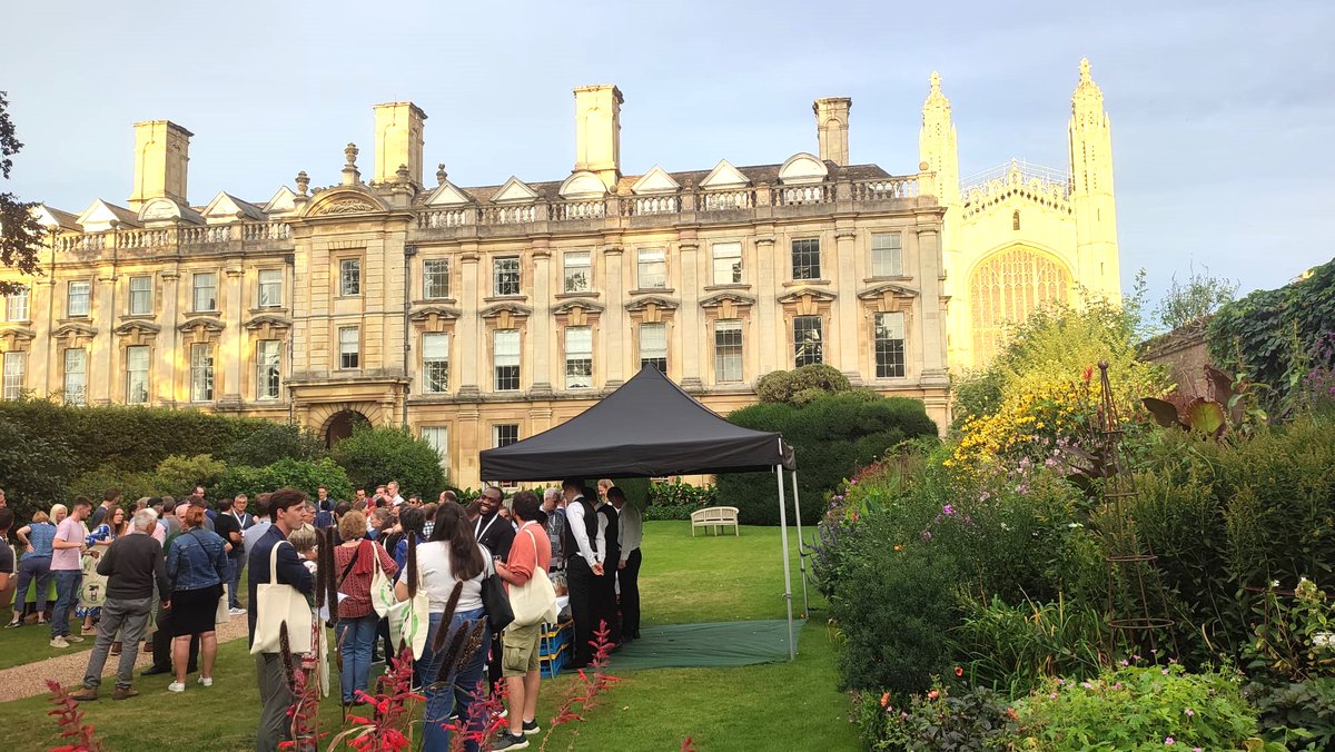 ClaudiaNitrogen's tweet photo. 🤩 RAMIRAN 2023 🤩
The #nitroportugal and #H2020MIXED projects attended the 18th #RAMIRAN2023 international conference, with PhD students Joana Marinheiro and João Serra, in the historic university city of Cambridge, UK.
#nitroportugal #H2020MIXED #ISA #NitroOrganicToSoils https://t.co/dbnTEfC3Ef