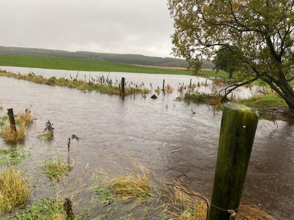 RSABI's tweet image. Do you know a farmer or crofter who is really struggling as a result of flooding over the past 48 hours….? RSABI is here to help 24/7 via our Helpline 0808 1234 555 or live webchat via rsabi.org.uk Great to see farming folk offering support to others too. #KeepTalking