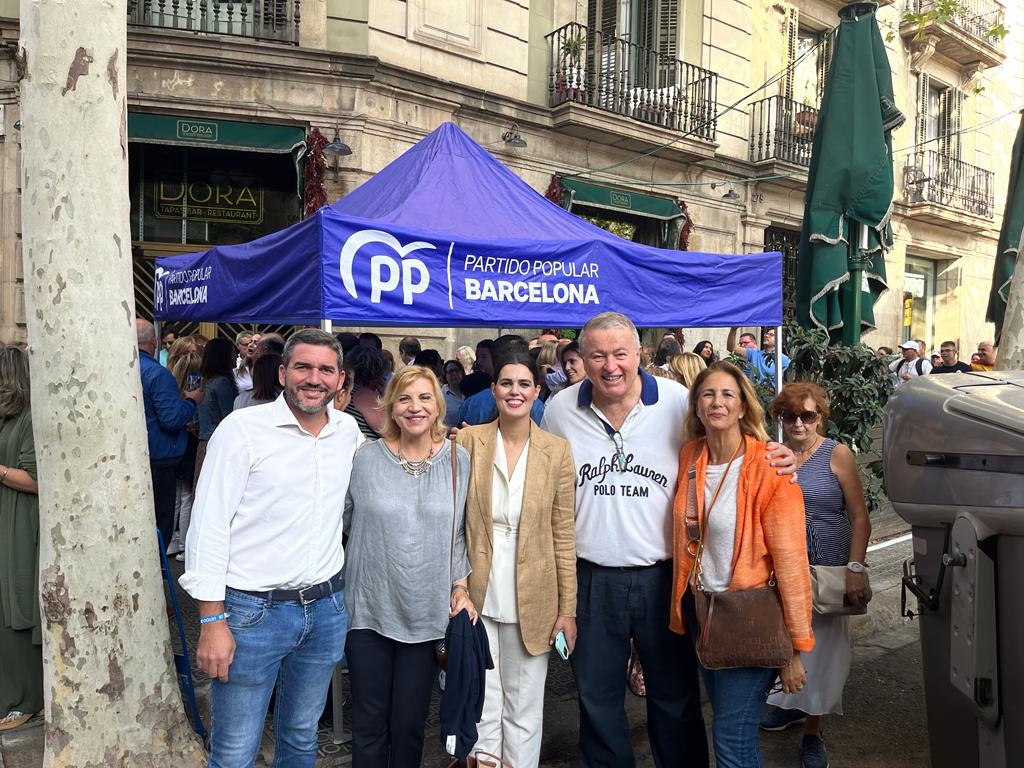 AntonioLuengoPP's tweet photo. En Barcelona respaldando a @Societatcc. Hoy le diremos bien fuerte a Sánchez que:

#AmnistíaNo
#AutodeterminaciónNo
#SíConstitución
#NoEnMiNombre #NiamnistíaNiautodeterminación https://t.co/bk2l3vKqYM