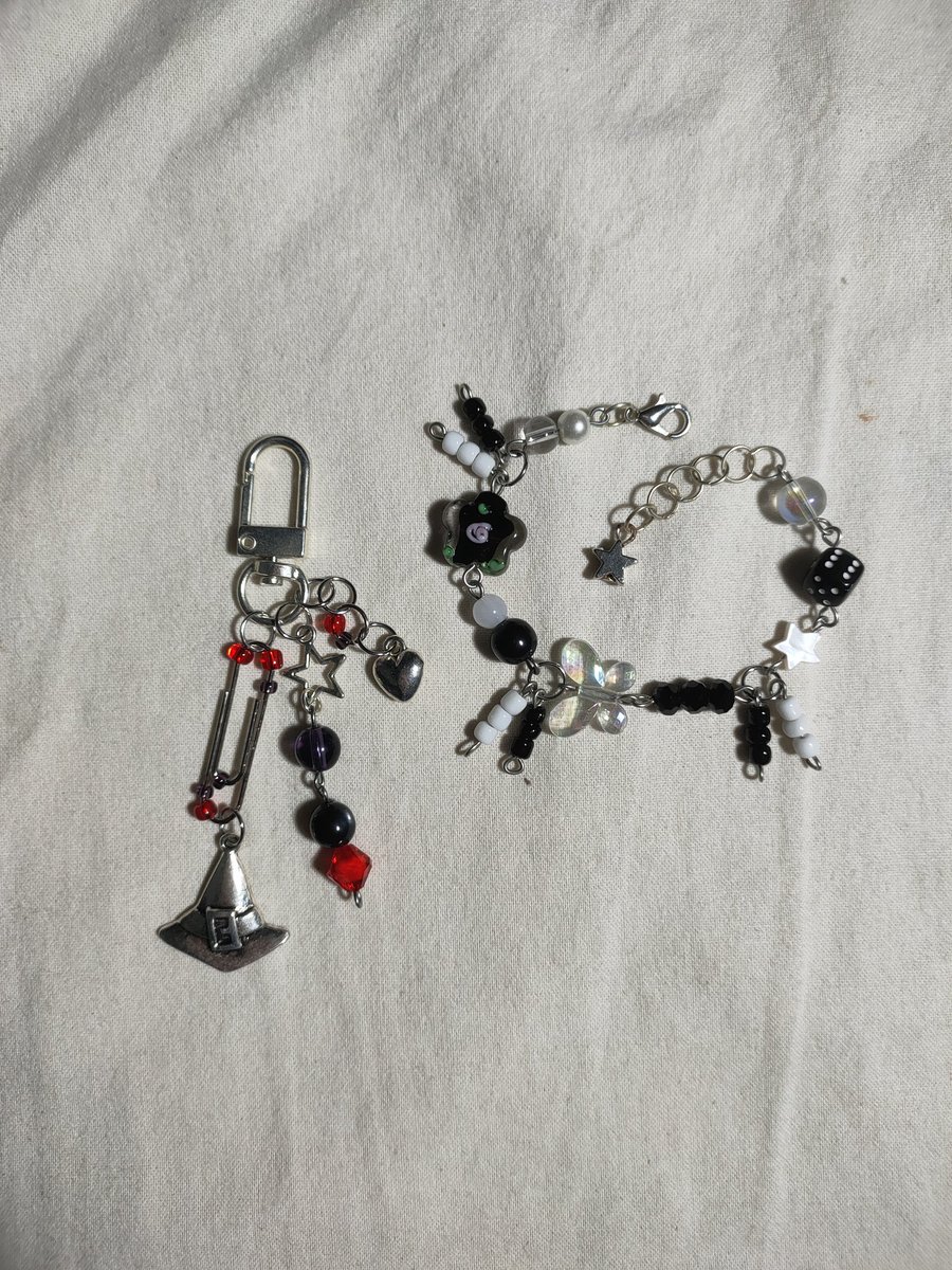 *:･。free shipping , ลทบ ₓ𓂃 ♡̷̷̷

เรียงตามรูป , ราคา / ความยาว
🐇 150 thb keychain
🧙🏻‍♀️75 thb keychain
🎲 110 thb bracelet / 16.5 - 19 cm

dm loey kub
#สร้อยข้อมือ #สร้อยคอลูกปัด #กำไลลูกปัด #พวงกุญแจ #พวงกุญแจลูกปัด #พวงกุญแจคิตตี้ #ลูกปัด #y2kthailand #ตลาดนัดsanrio