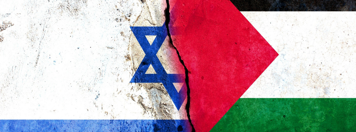 subvoxAI's tweet photo. 🚨 ALERTE INFO 🚨

La tension est à son comble en #Palestine et de nombreux pays ont pris position.

En cas de conflit qui se prolongerait, et d'attaque de la bande #Gaza par les soldats d'#Israel, les pays de la #BRICS pourraient stopper toutes les ventes de pétrole à tous les alliés d'#Israel.

Si les #USA et l’#Europe s’impliquent dans cette guerre, il est très probable que les pays arabes bloquent leurs ventes de pétrole à l’#Occident.

Un bras de fer mondial semble avoir commencé dans cette zone du Monde.

#BRICS2023 #BRICS2024