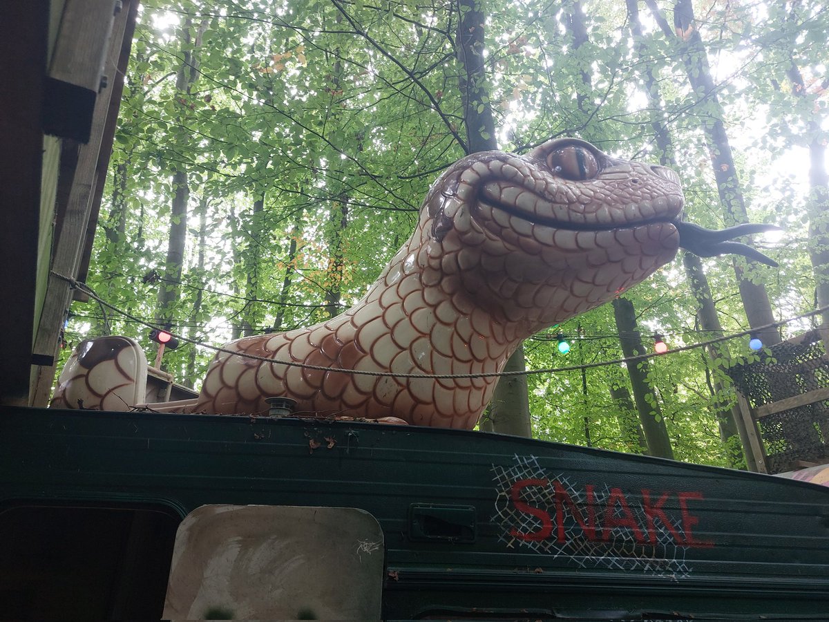 Inside Camp of curiosities we find this enormous snake. This is the original front cart from Rattlesnake, which was the name and theme of Drako from 2011 untill 2013 . #themepark #frightnights #walibiholland