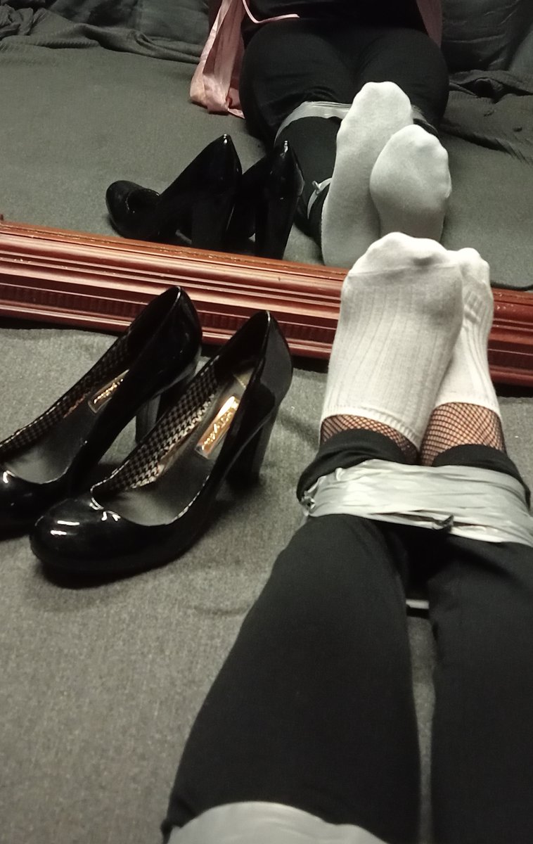 AlyssaRey22's tweet photo. Fun with white socks and duct tape,
the good stuff is on Fansly 
enjoy
Alyssa xx
#femboy #trans #feet #socks #ducttape #helpless #feetpic #footfetish #feetfetish #legs #tied  #tiedup https://t.co/xpEe0cmRSc