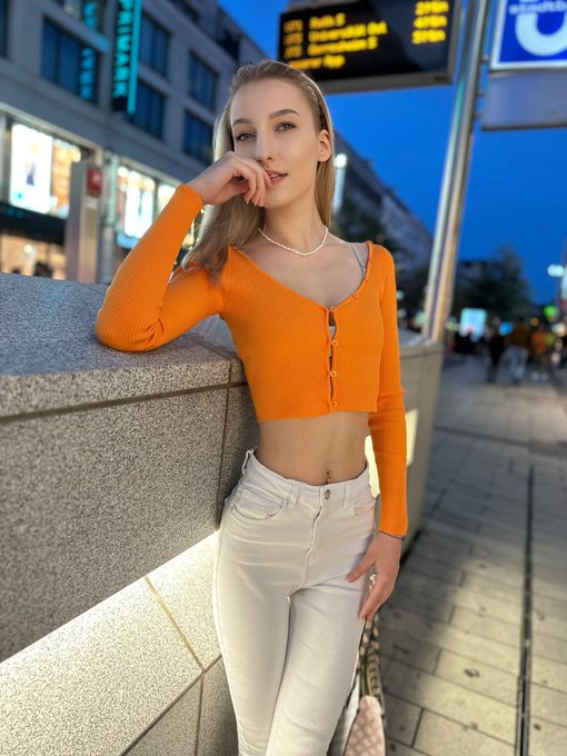 I like the city in the evenings 🥰 https://t.co/PKNsUshN4a