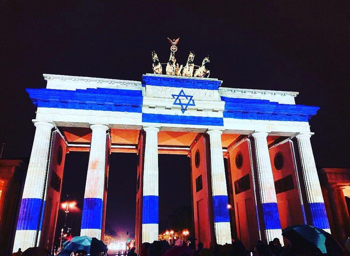 Was für schreckliche Bilder aus #Israel. Hamas-Terroristen attackieren das Land, töten wahllos Frauen, Kinder und nehmen sie als Geiseln. Seit heute morgen greifen auch libanesische Hisbollah-Milizen Israel an. Meine volle #Solidarität gilt Israel 🇮🇱.