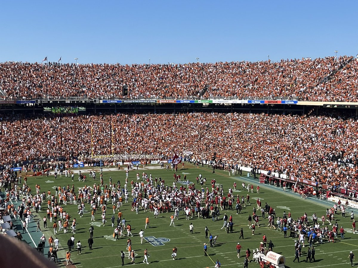 Charlottepmgr's tweet photo. This game was EPIC! I am so proud of the Sooners! #OUDNA https://t.co/iTEJu8yQRi