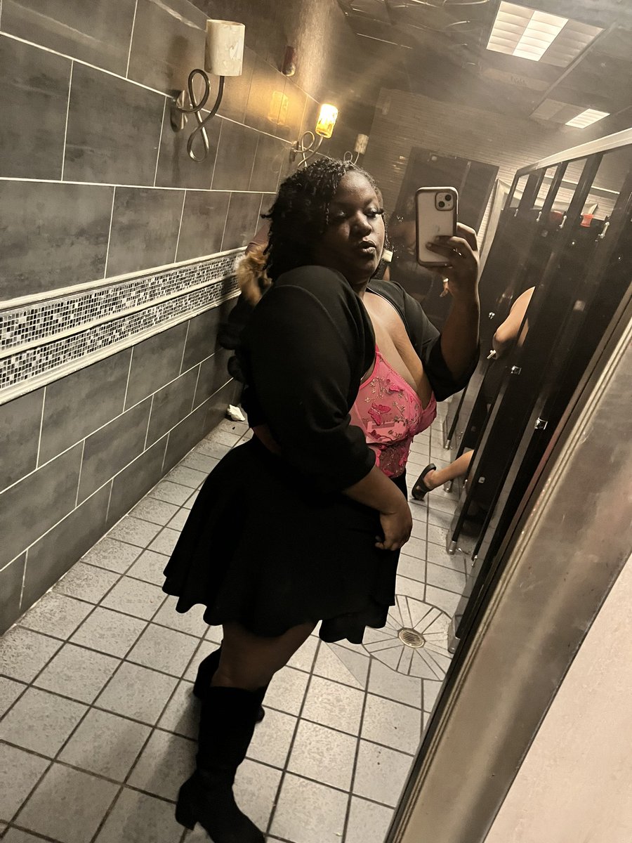 thicckdoll's tweet photo. ALL THE THICK LESBIANS/Bisexual 
GIRLYS TAP INN 🎀🌸💗 21+

#lesbian #bisexual #thick #bbw https://t.co/CShCXO74Dv