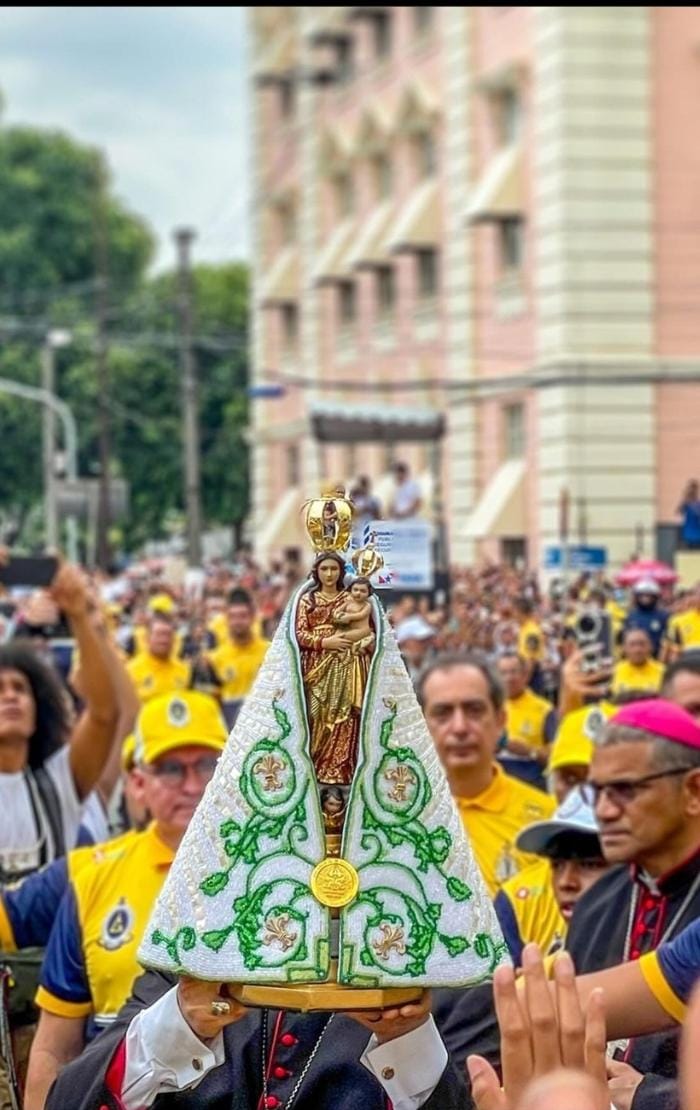 luizinho_lupa's tweet photo. Se tu és Católico, eu irei te desejar um Bom Círio.
Se tu és Evangélico, eu irei te desejar um Bom Círio.
Se tu és Umbandista, Espírita, Judeu ou Ateu, não importa! EU IREI TE DESEJAR UM BOM CÍRIO! E não! Eu não quero afrontar ou julgar tua crença ou descrença. 
FELIZ CÍRIO 2023 https://t.co/ufUMQ1qc2z
