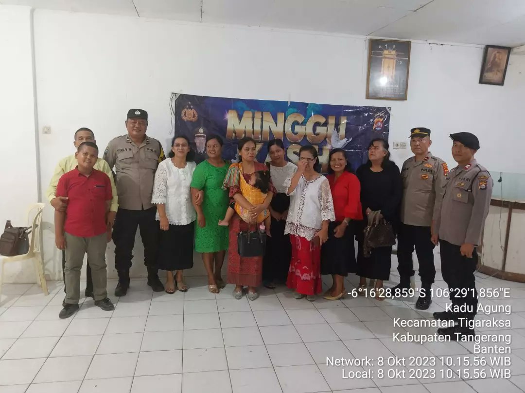 cunte20's tweet photo. Program Minggu Kasih Polsek Tigaraksa

Dengarkan Keluh Kesah Masyarakat Dalam Program Minggu Kasih Gereja GPI dan  Gereja Bethel Indonesia (GBI) Di Pimpin Kanit Binmas Ipda Budi Wahono, Puspem Kab Tangerang Ruko PWS Kel Kaduagung Kec Tigaraksa Kab Tangerang, Minggu (8/10/2023). https://t.co/dWBS6LG7lO