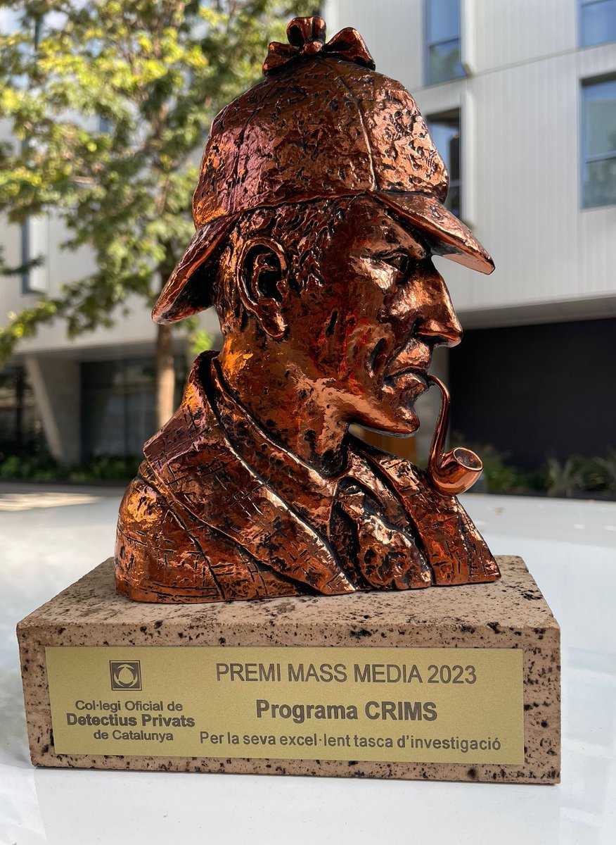 factory_crime's tweet image. Molt contents i honorats pel guardó que anit ens va concedir el Col·legi de Detectius de Catalunya @codpcat per “l’excel·lència en la tasca d’investigació” del programa @Crims_Oficial. Moltíssimes gràcies! #Detcon2023