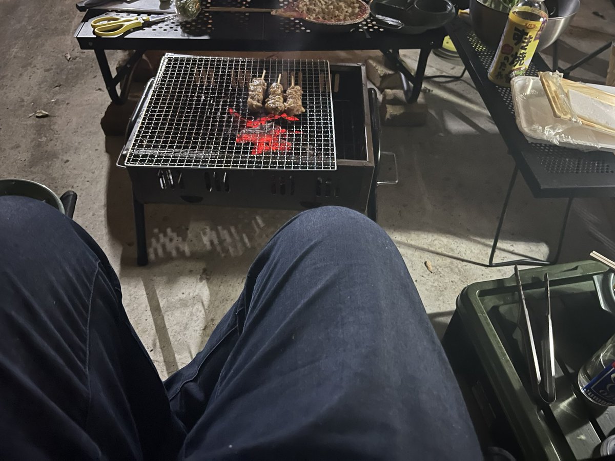 rui_pooo69's tweet photo. お昼に始めたのにもうこんな時間だよ🥹
明日から仕事したくない😇って思いながらいつまでも続くBBQ https://t.co/bpUzWq42mz
