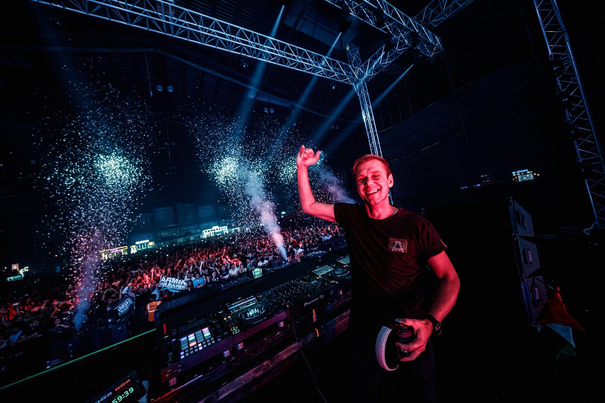 arminvanbuuren tweet picture