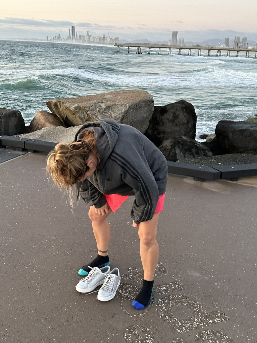 BBreggie's tweet photo. I could post I just ran a few k’s and I’m puffed out….
But no this is how I scratch my Midge bites…😆
#midgebites #midgebitesgalore https://t.co/KrCDlV0YhM