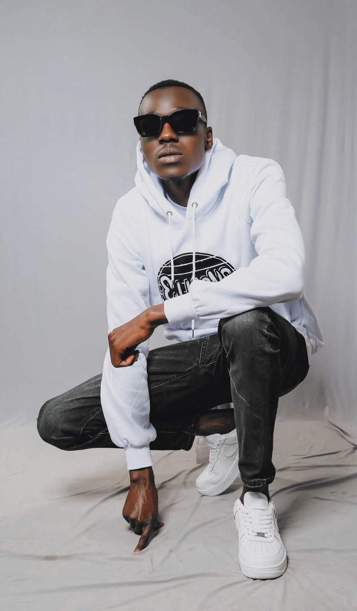 EltonLoverboy1's tweet photo. Hello, Nebbi
Let’s COLLABORATE TONIGHT.

•JAM-VYBEZ CLUB• 

#CollaboNight 
#AMITUNGO-ZoOLO https://t.co/o7H3a7L11M