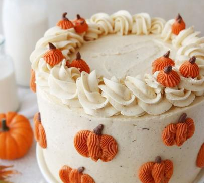 MOMUSTALKS's tweet photo. 🧁 RUFEM OS TAMBORES.

🥇 Em primeiro lugar tivemos a @EF94YW, com o seu Pumpkin Cake!
🥈 Agora, em segundo, com a maravilhosa torta de maçã, @AM94KH!

Parabenizem as vencedoras do primeiro Masternymph desse condomínio! https://t.co/M2prI7eiAD