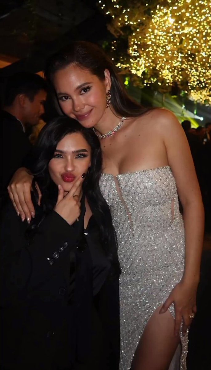 blythe w/ catriona

#AndreaBrillantes #CatrionaGray