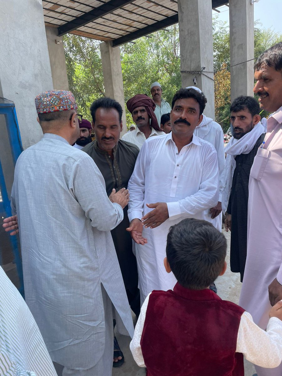 انشااللہ ایم پی اے پی پی 63 توفیق بٹ 21 اکتوبر میاں نوازشریف استقبال کے حوالے سے یوتھ ونگ سٹی گوجرانولا کے رہنماوں چاند بٹ   خواجہ پرواز اور اللہ رکھا تکہ شاپ کے مالک اویس بٹ  بازار قصاباں میں شیراز چوہدری حافظ عمران سے میٹنگ