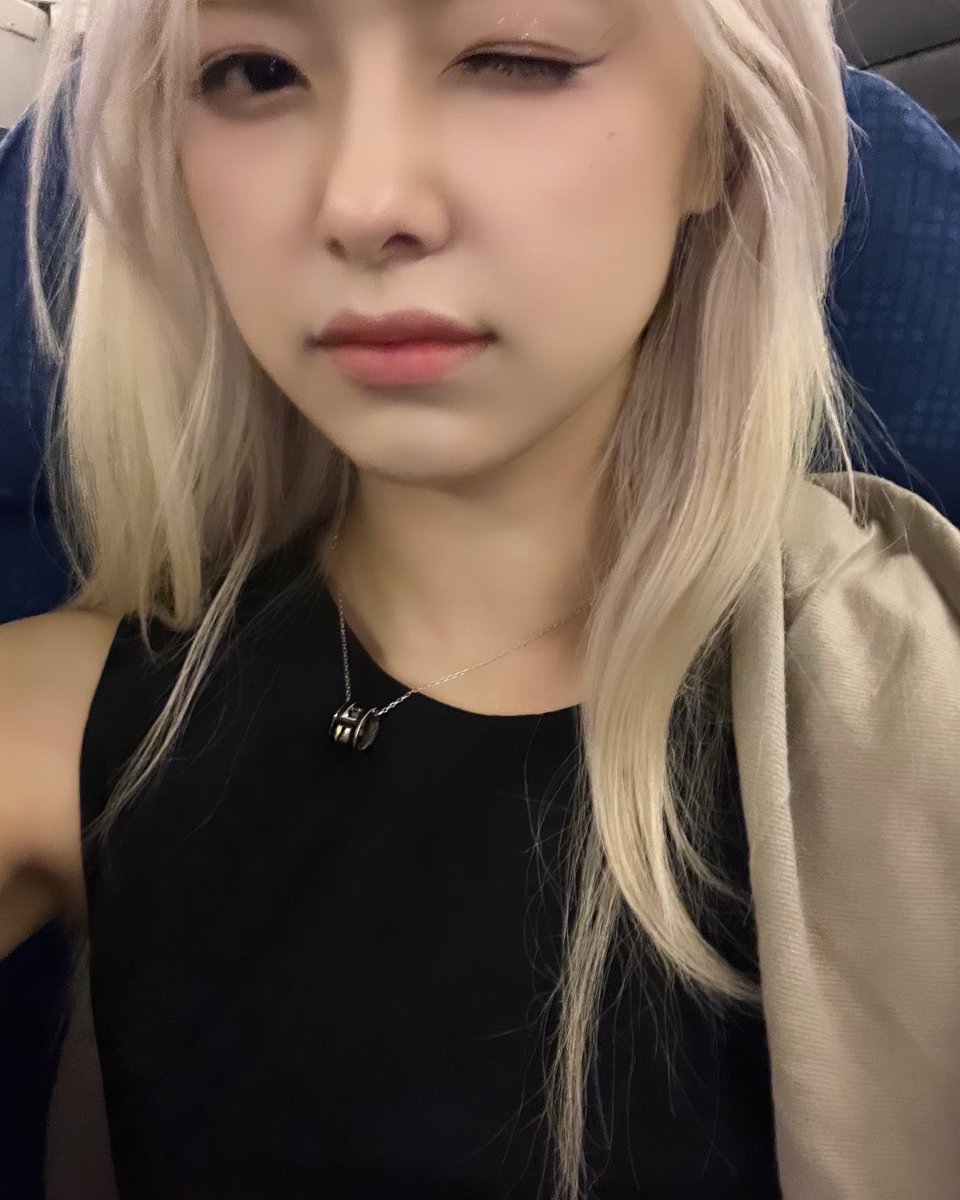 i just couldn't resist! i snapped some adorable pre-takeoff selfies onboard the plane as i headed back to Korea. ✈️