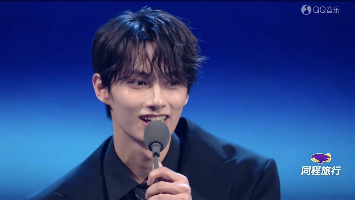juncheolthinker's tweet photo. Soloist JUN 🤝 Actor Wen Junhui

New Singer-Songwriter of the Year 🤝 Rising Star of the Year https://t.co/a7ga1wpL5D