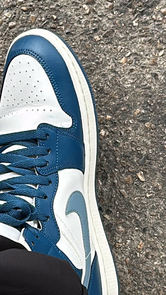 Falls ihr ein Girl mit Mood Shirt und diese Schuhe sieht heute  auf der #edeltalkLIVE in München, spricht mich an und ihr bekommt dann ein Cookie (so lange der Vorrat reicht).