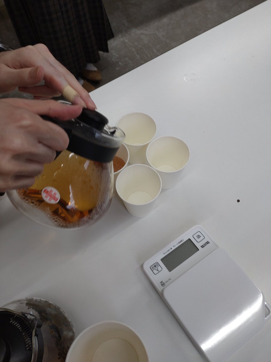 KUTeaBreak's tweet image. 今月の飲み比べ会はダージリンとアールグレイでした！
初参加や久しぶりの参加の方が多かったのですが、楽しく雑談しながらの飲み比べ会になりました。
ティーブレはいつでも入会歓迎です。興味ある方はDMまで！